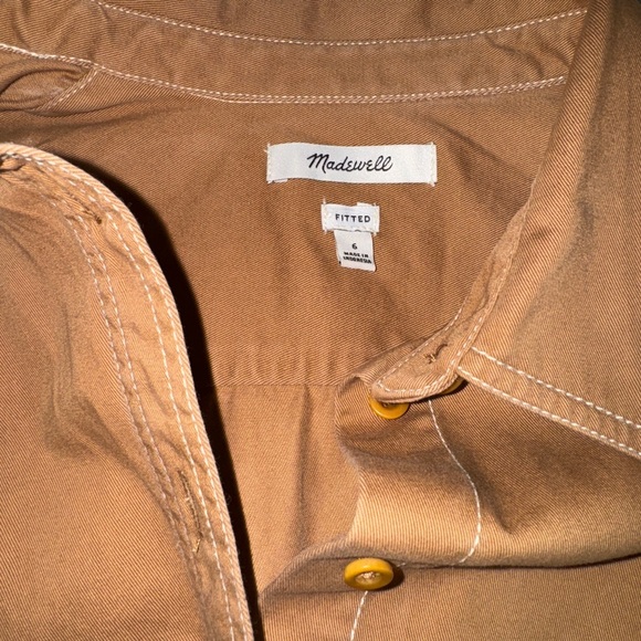 Madewell’s darted button-up shirt in (re)generative chino! - Picture 3 of 9